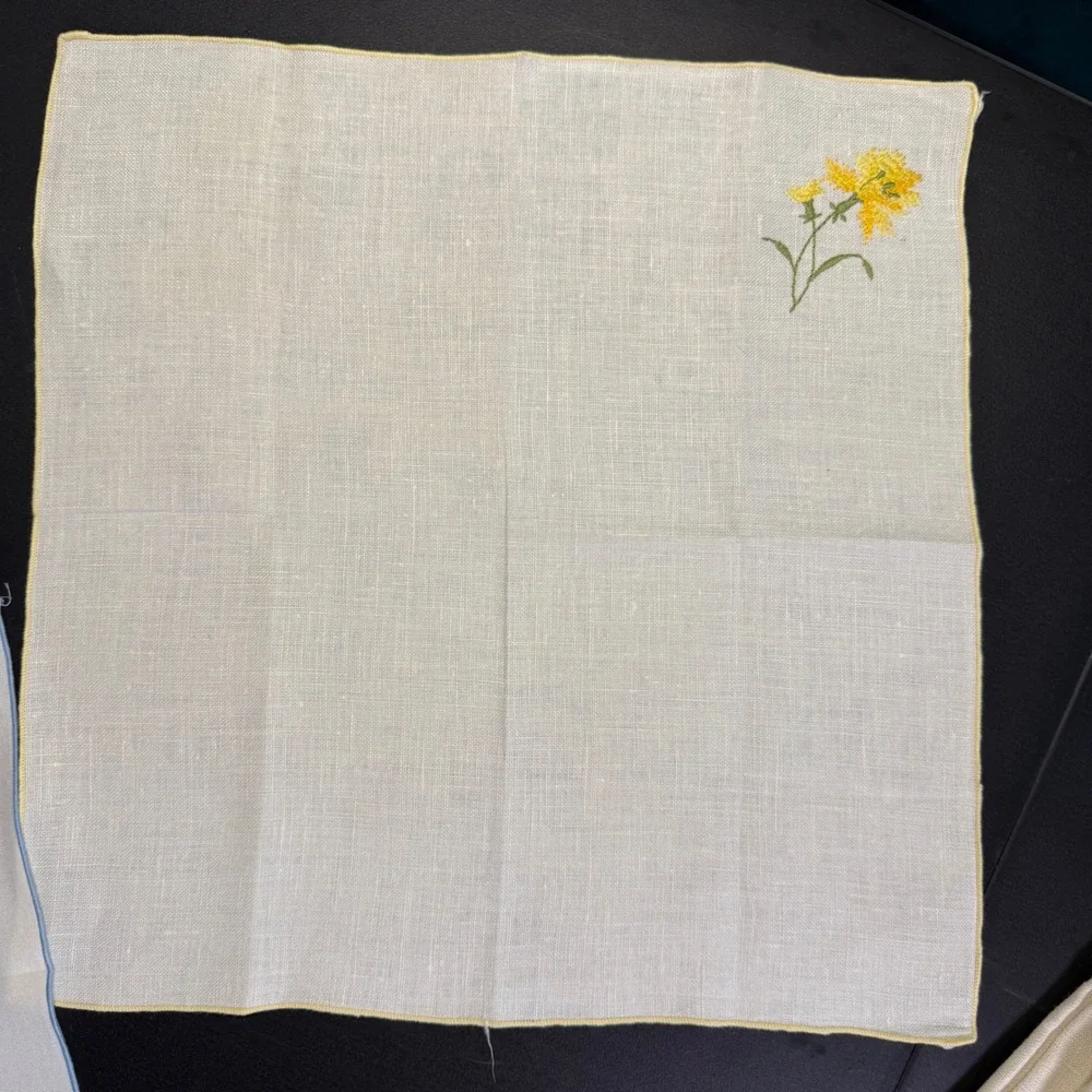 Vintage Mixed Linen Napkin Set White Red Border Yellow Floral Blue‎ Trim 6pc